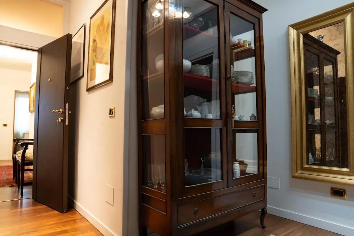 Elegante Alloggio Con Parcheggio Gratuito Vicenza Apartment